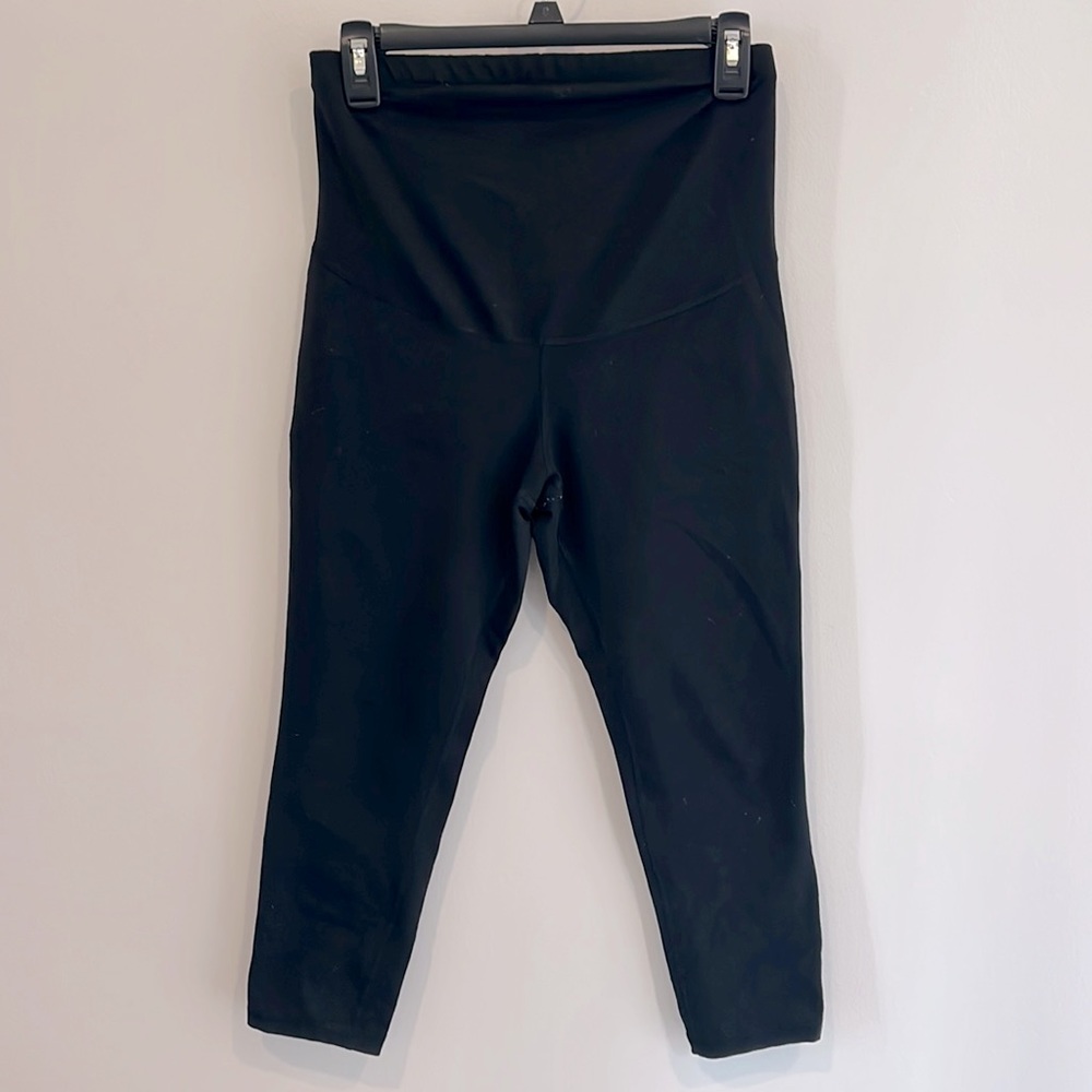 Maternity S Old Navy Activewear Capri Leggings with Full Panel